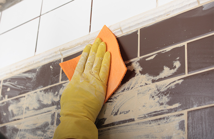 How to Prepare Your Bathroom for Professional Tile Chip Repair?